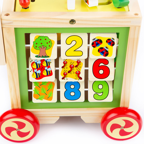 Wooden Walker – manupulative cube multicolour