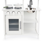 Drewniana kuchnia z akcesoriami biały