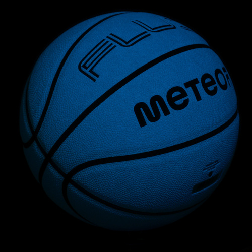 Piłka do koszykówki Meteor Fluo biały/neonowy niebieski 7