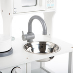 Drewniana kuchnia z akcesoriami biały