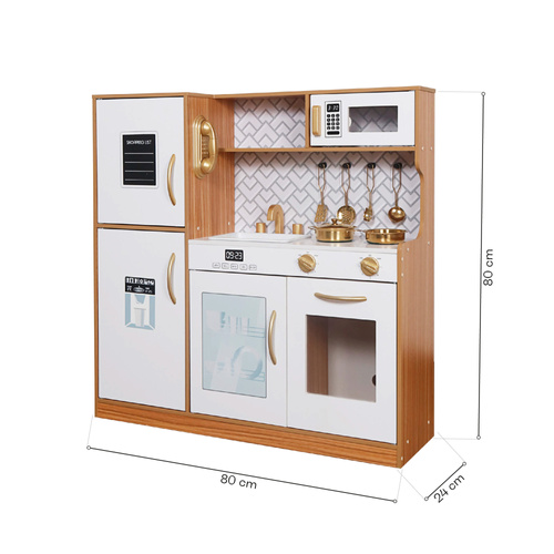 Drewniana kuchnia z lodówką