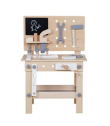 Drewniany warsztat z narzędziami